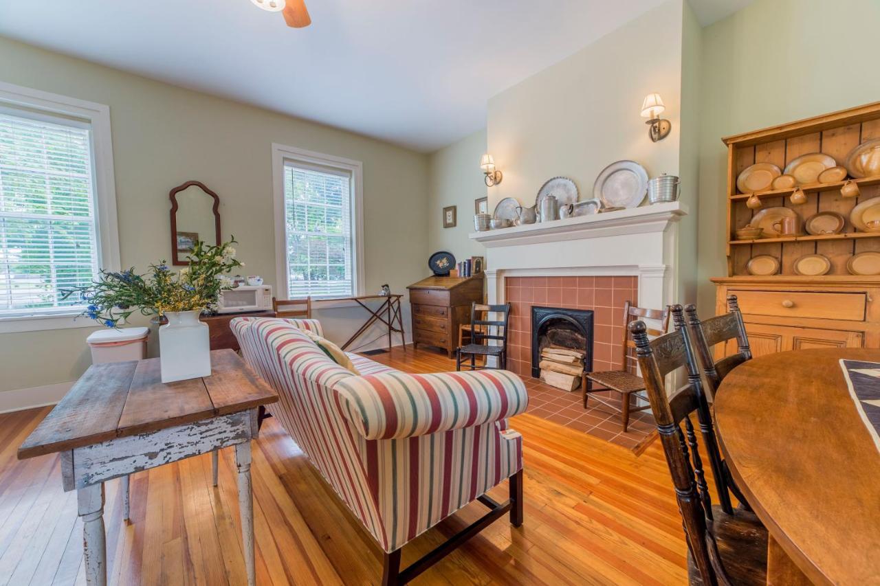 Bourbon Manor Bed & Breakfast Inn 巴兹敦 外观 照片