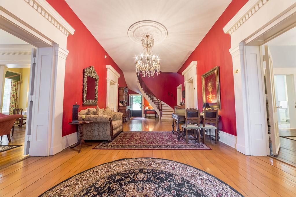 Bourbon Manor Bed & Breakfast Inn 巴兹敦 外观 照片